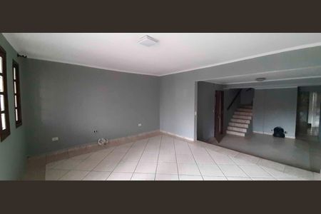 Casa para alugar com 250m², 2 quartos e 2 vagas Casa para alugar com 250m², 2 quartos e 2 vagasSala de Estar