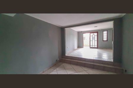 Casa para alugar com 250m², 2 quartos e 2 vagas Casa para alugar com 250m², 2 quartos e 2 vagasSala de Jantar