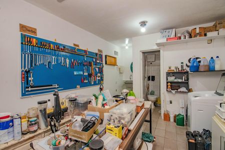 Casa à venda com 150m², 2 quartos e 4 vagas Casa à venda com 150m², 2 quartos e 4 vagasEdícula
