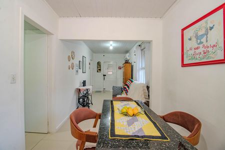 Casa à venda com 150m², 2 quartos e 4 vagas Casa à venda com 150m², 2 quartos e 4 vagasSala