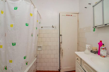 Casa à venda com 150m², 2 quartos e 4 vagas Casa à venda com 150m², 2 quartos e 4 vagasBanheiro