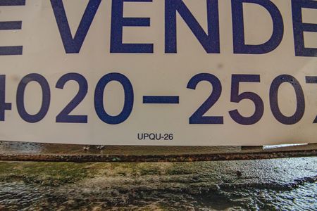 Casa à venda com 150m², 2 quartos e 4 vagas Casa à venda com 150m², 2 quartos e 4 vagasPlaquinha