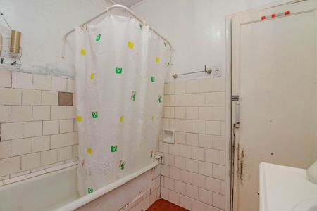 Casa à venda com 150m², 2 quartos e 4 vagas Casa à venda com 150m², 2 quartos e 4 vagasBanheiro