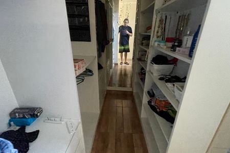 Apartamento para alugar com 115m², 2 quartos e 2 vagas Apartamento para alugar com 115m², 2 quartos e 2 vagasCloset