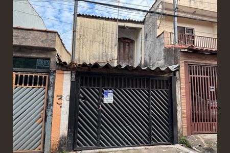 Casa para alugar com 70m², 3 quartos e 1 vaga Casa para alugar com 70m², 3 quartos e 1 vagaFachada