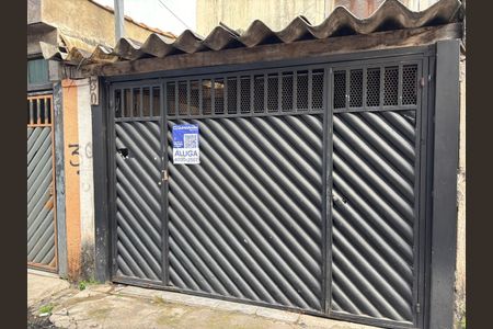 Casa para alugar com 70m², 3 quartos e 1 vaga Casa para alugar com 70m², 3 quartos e 1 vagaFachada