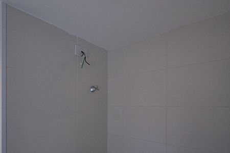 Banheiro de kitnet/studio à venda com 1 quarto, 24m² em Pinheiros, São Paulo