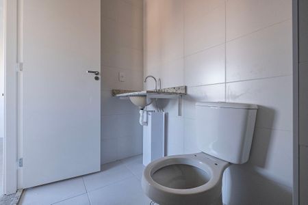Banheiro de kitnet/studio à venda com 1 quarto, 24m² em Pinheiros, São Paulo
