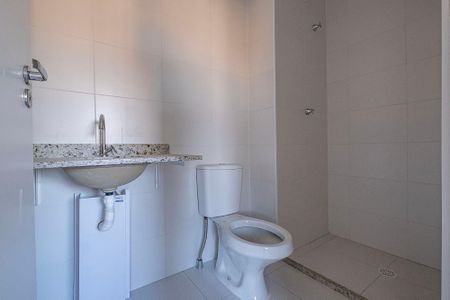 Banheiro de kitnet/studio à venda com 1 quarto, 24m² em Pinheiros, São Paulo