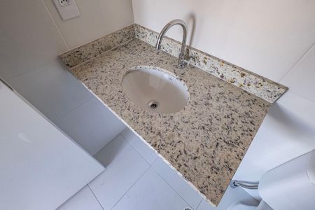 Banheiro de kitnet/studio à venda com 1 quarto, 24m² em Pinheiros, São Paulo
