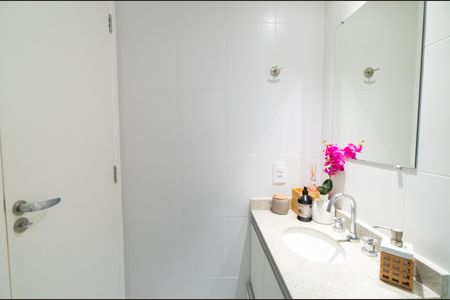 Apartamento à venda com 63m², 2 quartos e 1 vaga Apartamento à venda com 63m², 2 quartos e 1 vagaBanheiro Social