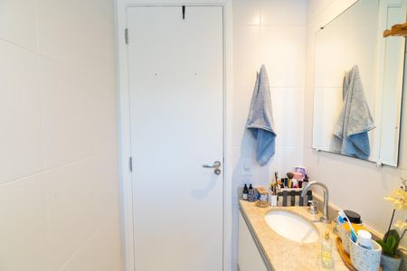 Apartamento à venda com 63m², 2 quartos e 1 vaga Apartamento à venda com 63m², 2 quartos e 1 vagaBanheiro da Suíte