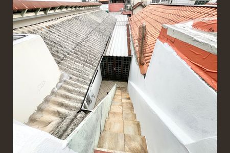 Casa à venda com 147m², 2 quartos e 1 vaga Casa à venda com 147m², 2 quartos e 1 vagaEscada