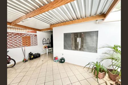 Casa à venda com 147m², 2 quartos e 1 vaga Casa à venda com 147m², 2 quartos e 1 vagaGaragem