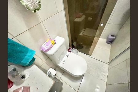 Casa à venda com 147m², 2 quartos e 1 vaga Casa à venda com 147m², 2 quartos e 1 vagaBanheiro social