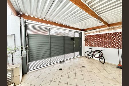 Casa à venda com 147m², 2 quartos e 1 vaga Casa à venda com 147m², 2 quartos e 1 vagaGaragem