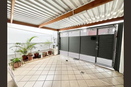 Casa à venda com 147m², 2 quartos e 1 vaga Casa à venda com 147m², 2 quartos e 1 vagaGaragem