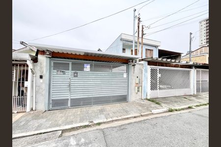 Casa à venda com 147m², 2 quartos e 1 vaga Casa à venda com 147m², 2 quartos e 1 vagaFachada/Placa