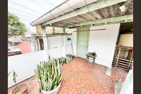 Casa à venda com 147m², 2 quartos e 1 vaga Casa à venda com 147m², 2 quartos e 1 vagaVaranda