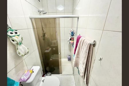 Casa à venda com 147m², 2 quartos e 1 vaga Casa à venda com 147m², 2 quartos e 1 vagaBanheiro social