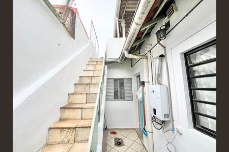 Casa à venda com 147m², 2 quartos e 1 vaga Casa à venda com 147m², 2 quartos e 1 vagaEscada