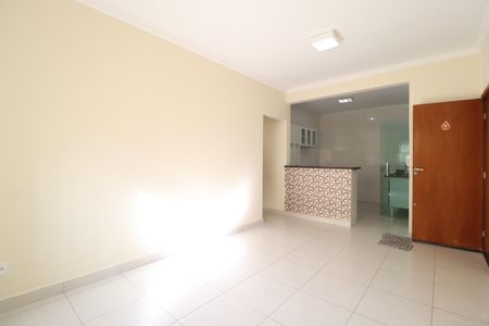 Sala de apartamento para alugar com 2 quartos, 60m² em Jardim Holanda, Uberlândia
