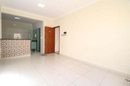 Sala de apartamento para alugar com 2 quartos, 60m² em Jardim Holanda, Uberlândia