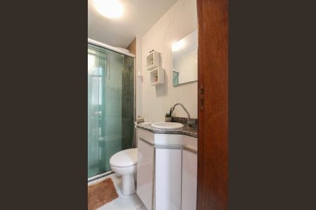 Apartamento à venda com 70m², 3 quartos e 2 vagas Apartamento à venda com 70m², 3 quartos e 2 vagasBanheiro Social