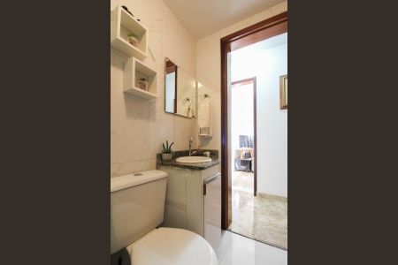 Apartamento à venda com 70m², 3 quartos e 2 vagas Apartamento à venda com 70m², 3 quartos e 2 vagasBanheiro Social