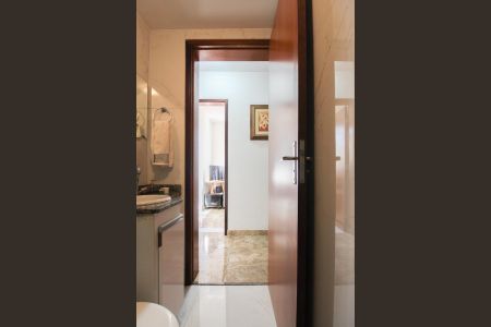 Apartamento à venda com 70m², 3 quartos e 2 vagas Apartamento à venda com 70m², 3 quartos e 2 vagasBanheiro Social