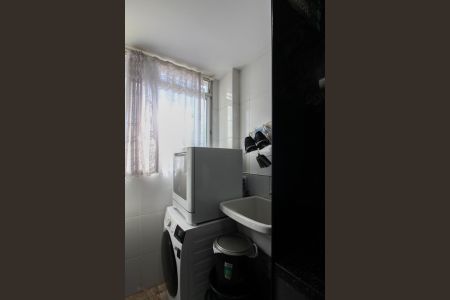 Apartamento à venda com 70m², 3 quartos e 2 vagas Apartamento à venda com 70m², 3 quartos e 2 vagasCozinha e Área de Serviço