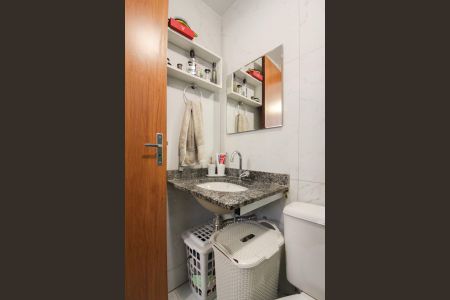 Apartamento à venda com 70m², 3 quartos e 2 vagas Apartamento à venda com 70m², 3 quartos e 2 vagasBanheiro da Suíte