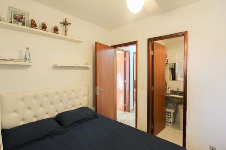 Apartamento à venda com 70m², 3 quartos e 2 vagas Apartamento à venda com 70m², 3 quartos e 2 vagasSuíte