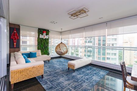 Apartamento para alugar com 280m², 4 quartos e 5 vagas Apartamento para alugar com 280m², 4 quartos e 5 vagasVaranda