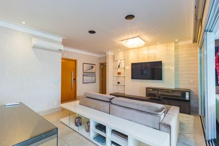Apartamento para alugar com 280m², 4 quartos e 5 vagas Apartamento para alugar com 280m², 4 quartos e 5 vagasSala de Estar