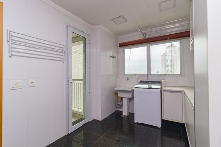Apartamento para alugar com 280m², 4 quartos e 5 vagas Apartamento para alugar com 280m², 4 quartos e 5 vagasÁrea de Serviço