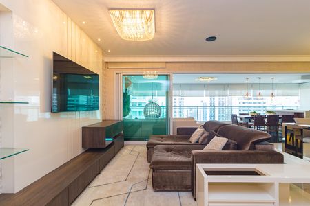 Apartamento para alugar com 280m², 4 quartos e 5 vagas Apartamento para alugar com 280m², 4 quartos e 5 vagasSala de Estar