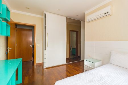 Apartamento para alugar com 280m², 4 quartos e 5 vagas Apartamento para alugar com 280m², 4 quartos e 5 vagasSuíte 1