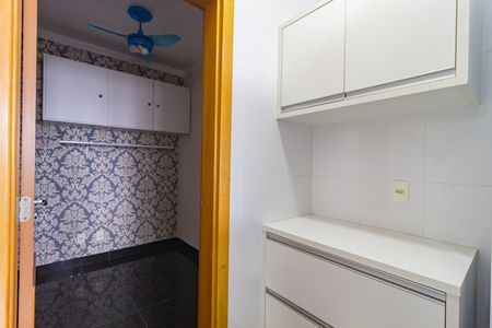 Apartamento para alugar com 280m², 4 quartos e 5 vagas Apartamento para alugar com 280m², 4 quartos e 5 vagasQuarto - Área de Serviço