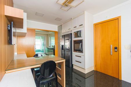 Apartamento para alugar com 280m², 4 quartos e 5 vagas Apartamento para alugar com 280m², 4 quartos e 5 vagasCozinha