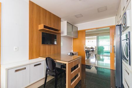 Apartamento para alugar com 280m², 4 quartos e 5 vagas Apartamento para alugar com 280m², 4 quartos e 5 vagasCozinha