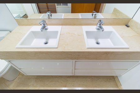 Apartamento para alugar com 280m², 4 quartos e 5 vagas Apartamento para alugar com 280m², 4 quartos e 5 vagasDetalhe Banheiro - Suíte 4