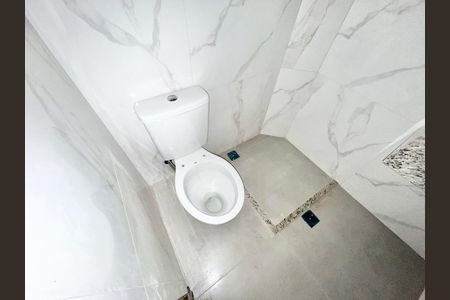 Apartamento à venda com 40m², 2 quartos e sem vagaBanheiro
