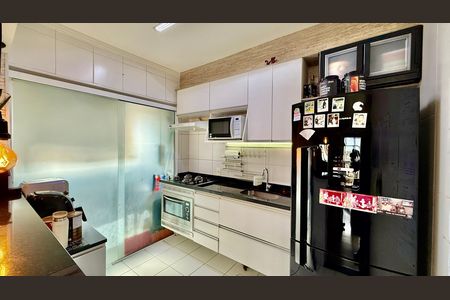 Apartamento à venda com 92m², 3 quartos e 2 vagas Apartamento à venda com 92m², 3 quartos e 2 vagasCozinha