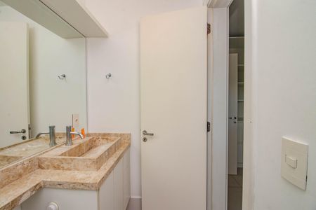 Apartamento para alugar com 73m², 3 quartos e 1 vaga Apartamento para alugar com 73m², 3 quartos e 1 vagaBanheiro da Suíte
