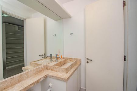 Apartamento para alugar com 73m², 3 quartos e 1 vaga Apartamento para alugar com 73m², 3 quartos e 1 vagaBanheiro da Suíte