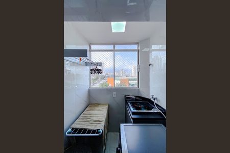 Apartamento à venda com 68m², 2 quartos e sem vaga Apartamento à venda com 68m², 2 quartos e sem vagaCozinha e Área de Serviço