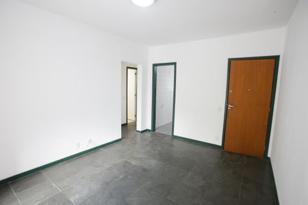 Apartamento à venda com 70m², 2 quartos e 1 vagaSala