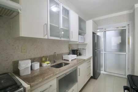 Apartamento para alugar com 99m², 2 quartos e 2 vagasCozinha