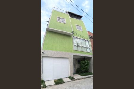 Casa de condomínio à venda com 199m², 4 quartos e 2 vagasFachada